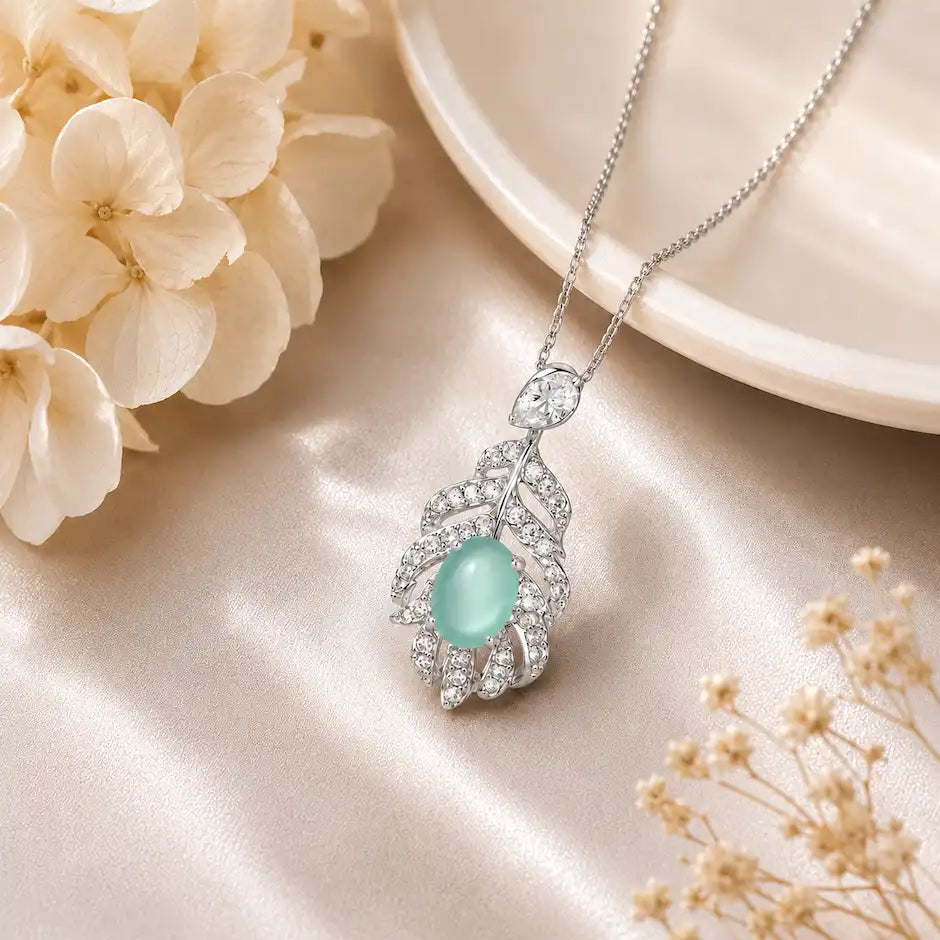 Elegant Leaf Design Crystal Pendant Necklace