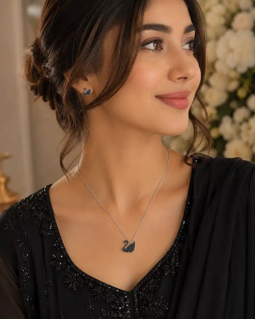 Elegant Swan Crystal Pendant Necklace