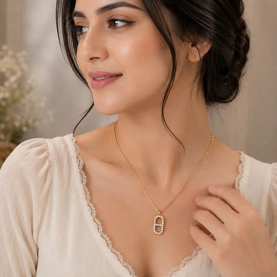 Luxe Link Crystal Pendant Necklace