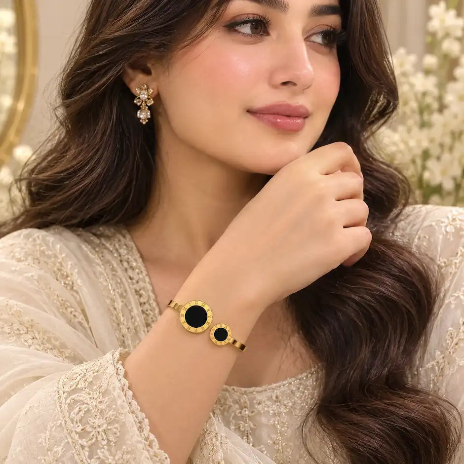 Eterna Noir Roman Cuff Bracelet