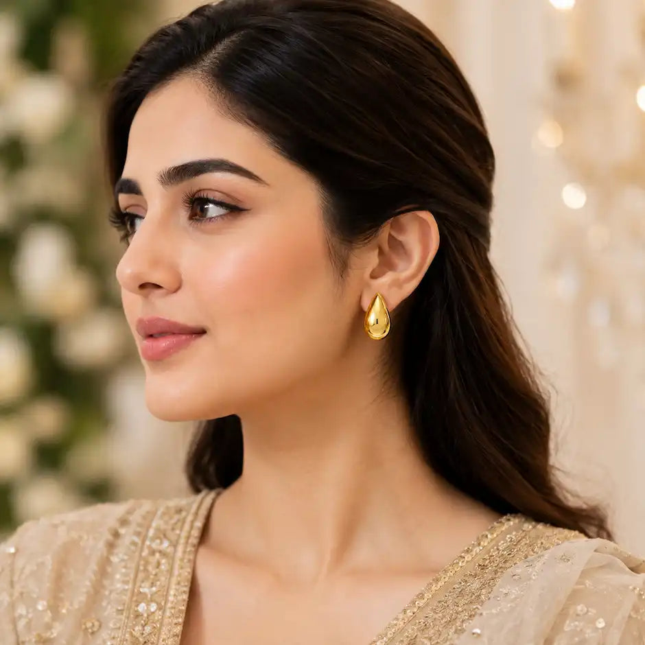 Luna Gold Teardrop Stud Earring