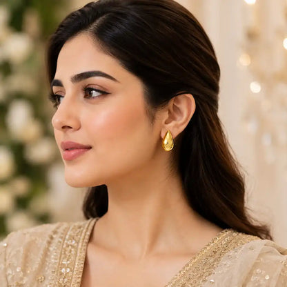 Luna Gold Teardrop Stud Earring