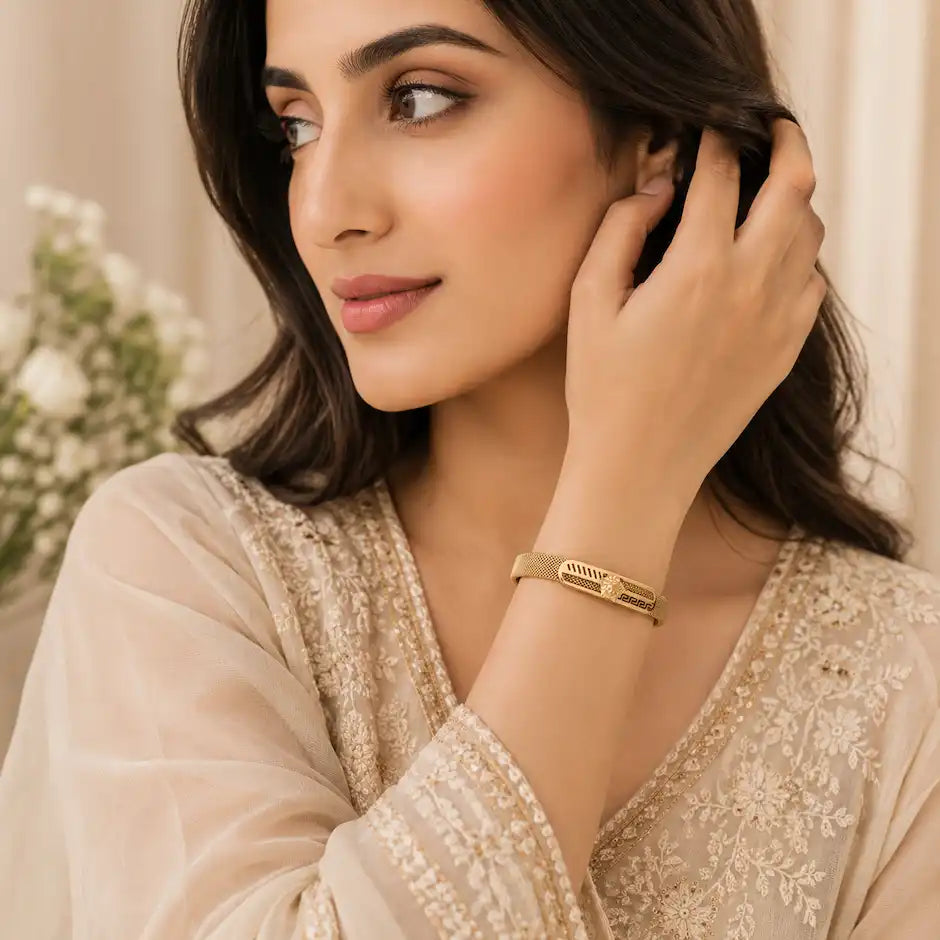 Luxury Gold Mesh Medusa Cuff Bracelet