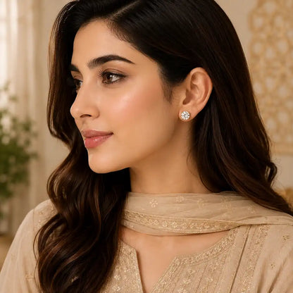 Round-Cut Diamond Stud Earrings in Yellow Gold